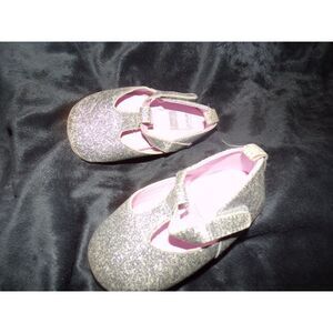Carter's Silver  Glitter Shoes NWT (6/9M Girls)